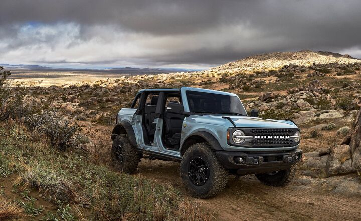 Ford Extends Bronco Sasquatch Package to Manual Transmission