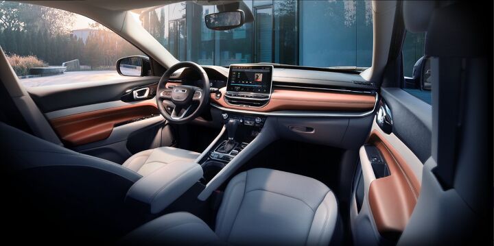 The new 2022 Jeep(R) Compass interior blends shapes, surfaces and textures to make it feel spacious and luxurious. The result is a modern, sophisticated environment with signature Jeep design elements, high-quality materials and state-of-the-art technology.