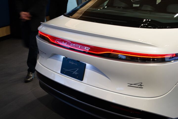 2022 lucid air hands on 5 things that stand out about the luxury ev