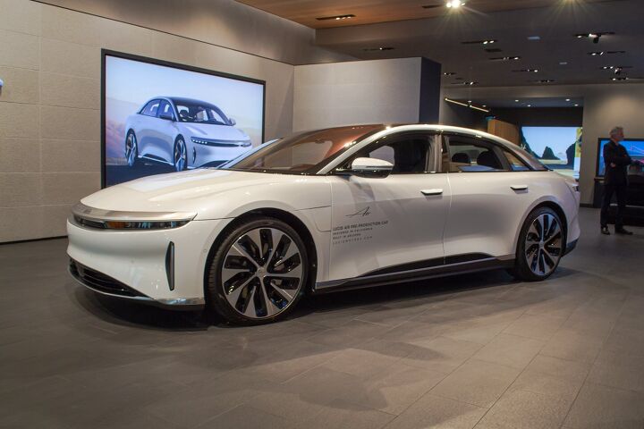 2022 lucid air hands on 5 things that stand out about the luxury ev