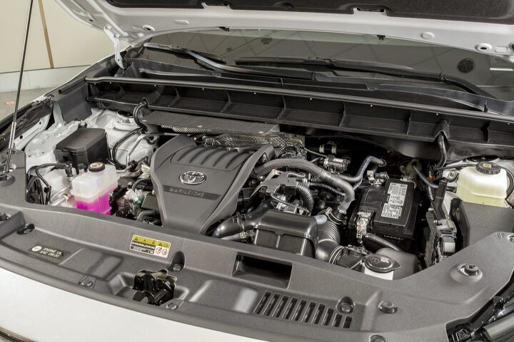 2023 toyota highlander adopts turbo power better infotainment