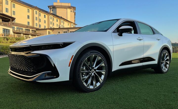 2023 Toyota Crown Hands-On Preview: 5 Intriguing Facts About Toyota's New Flagship | AutoGuide.com