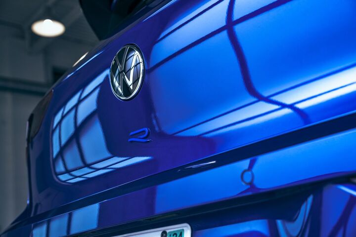 volkswagen golf r celebrates 20 years with special anniversary edition 500 units