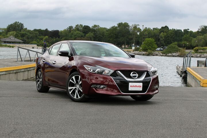 9 Things Nissan Shows Off With the 2016 Maxima