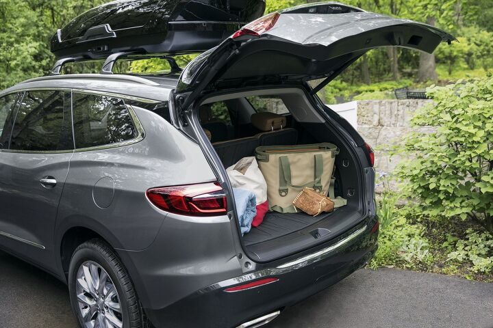 buick enclave vs chevrolet traverse which three row gm suv is right for you