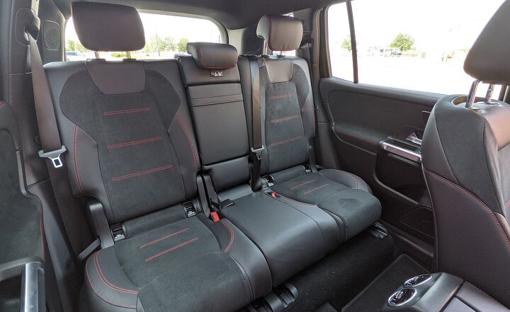 mercedes amg glb 35 vs mercedes benz glc 300 comparison