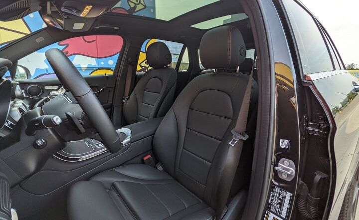 mercedes amg glb 35 vs mercedes benz glc 300 comparison