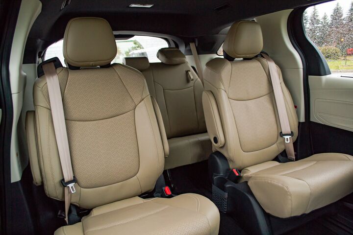 honda odyssey vs toyota sienna comparison minivan mix n match