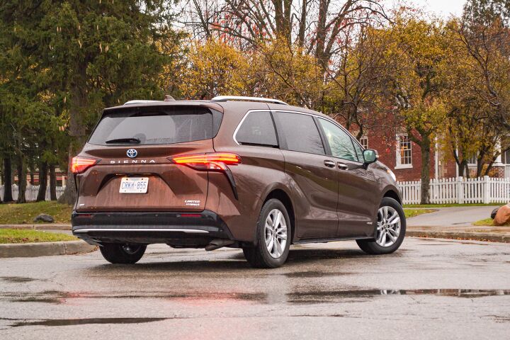 honda odyssey vs toyota sienna comparison minivan mix n match
