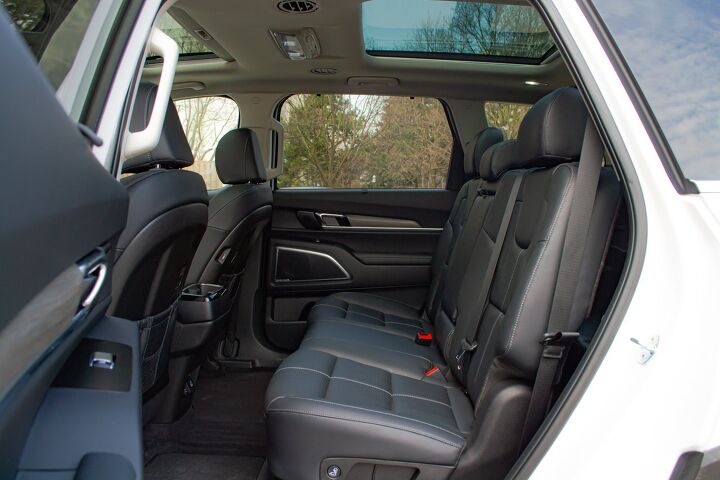 kia telluride vs subaru ascent comparison