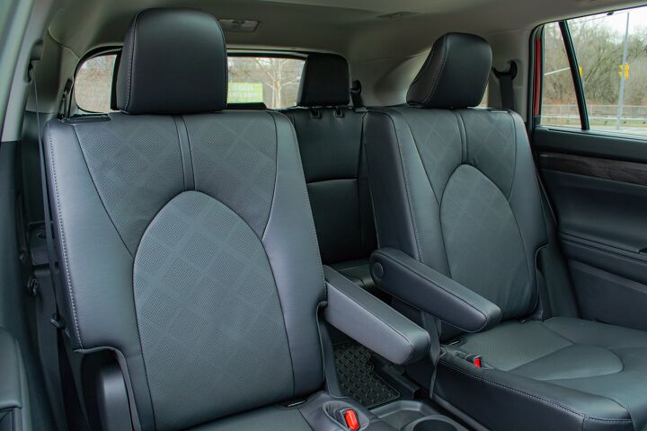 nissan pathfinder vs toyota highlander which suv is right for you