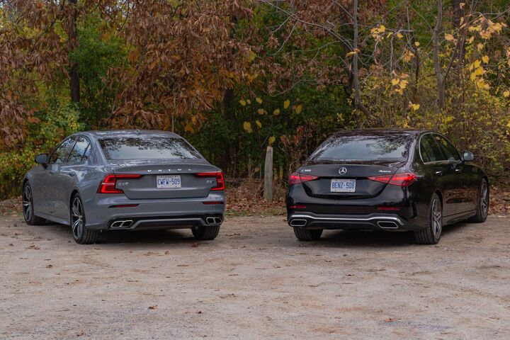 2022 mercedes benz c300 vs 2022 volvo s60 comparison