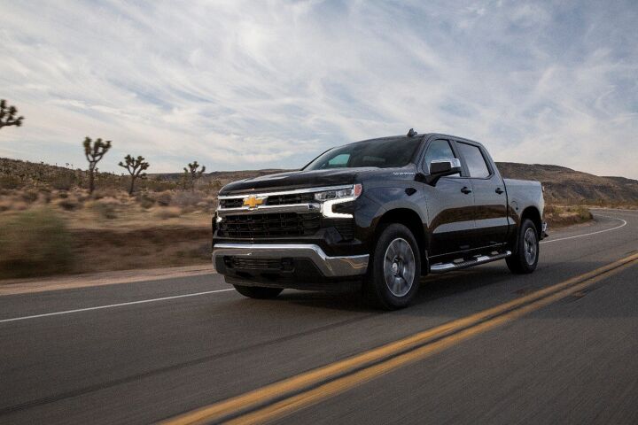 2022 Chevrolet Silverado LT exterior