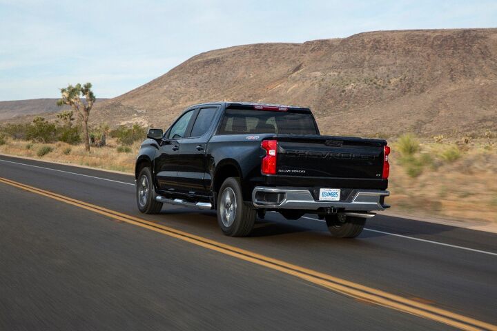 2022 Chevrolet Silverado LT exterior