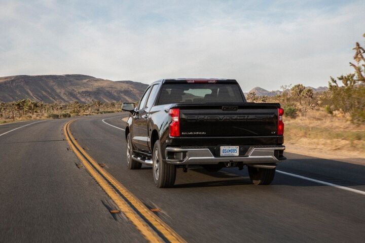 2022 Chevrolet Silverado LT exterior