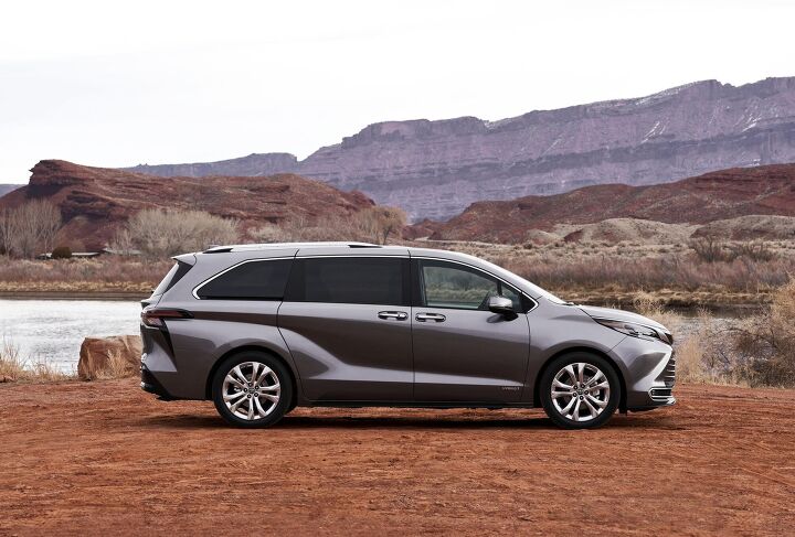 honda odyssey vs toyota sienna which minivan is right for you