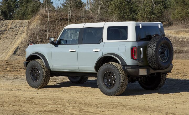 new ford bronco vs jeep wrangler how does it stack up
