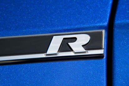 Golf R Racing Logo Volkswagen Golf R Logo Speciale Volkswagen Golf R In 8 Minuten