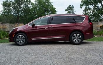 2017 Chrysler Pacifica Hybrid Review