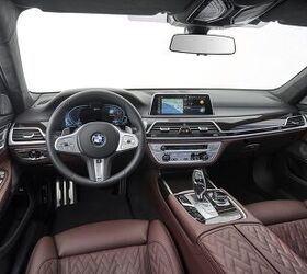View Photos of the 2023 BMW 760i xDrive