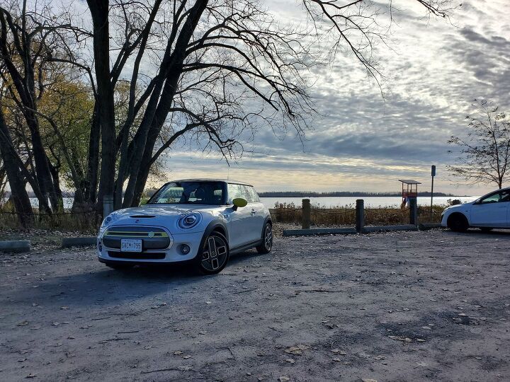 2021 mini cooper se review close but no cigar