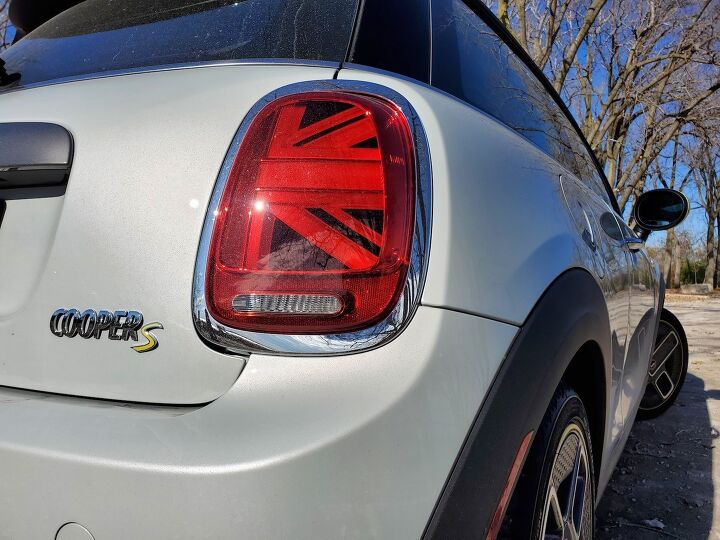 2021 mini cooper se review close but no cigar