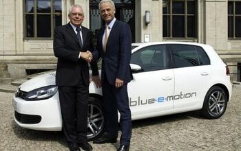 Volkswagen Golf Blue-E-Motion Concept Debuts, With 2013 Launch Date