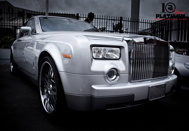 platinum motorsport unveils custom rolls royce phantom for chad ochocinco