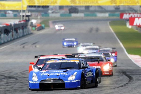 godzilla runs wild in malaysia gt r dominates supergt round 4 at sepang video