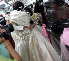 chinese wedding party convoy includes a dozen lamborghinis