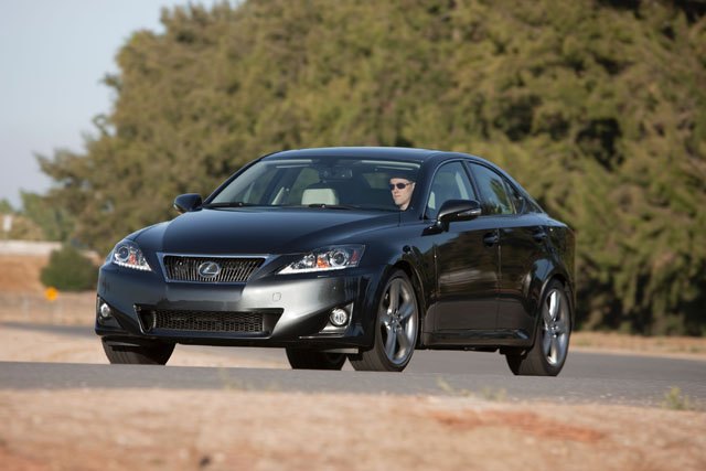lexus is350 awd model announced es350 tuned for regular fuel