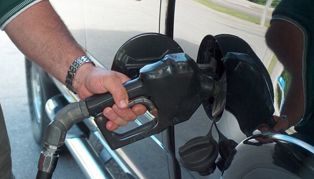 poll americans driving less in response to higher fuel prices