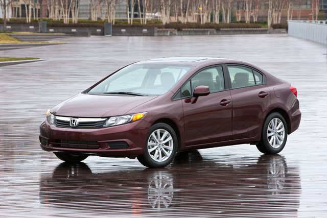 2012 honda civic recalled due to leaking fuel issues