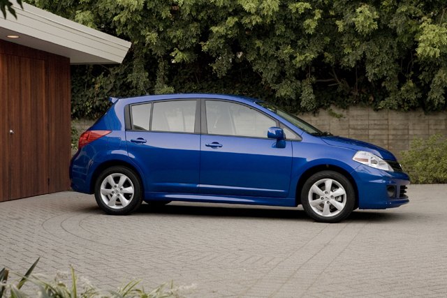 New 2012 Nissan Versa Hatchback Same as The Old One: Priced From $14,380