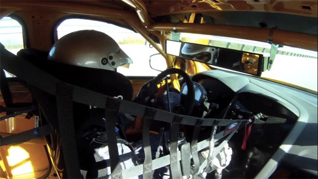 ford focus st r hits the track video