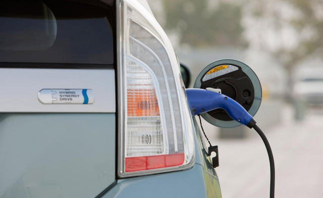 Survey: Over 60 Percent of Hybrid Buyers Don't Buy Another One