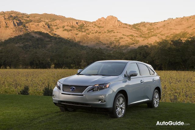 2010 lexus rx added to toyota unintended acceleration recall