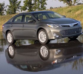 2013 Toyota Avalon Sheds Weight to Save Gas