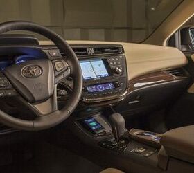 2013 Toyota Avalon Adds Wireless In-Car Charging