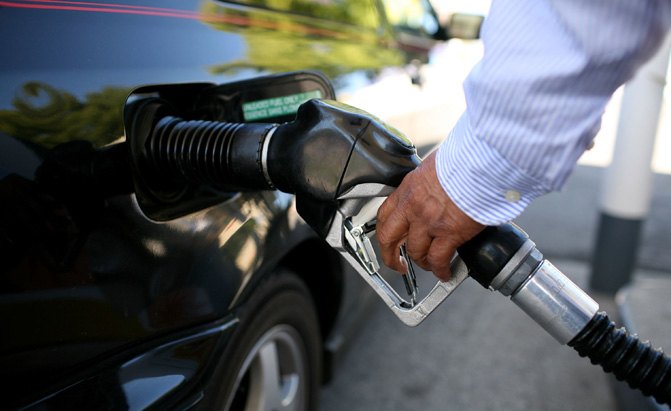 gasoline spending to hit 11 year low in 2015