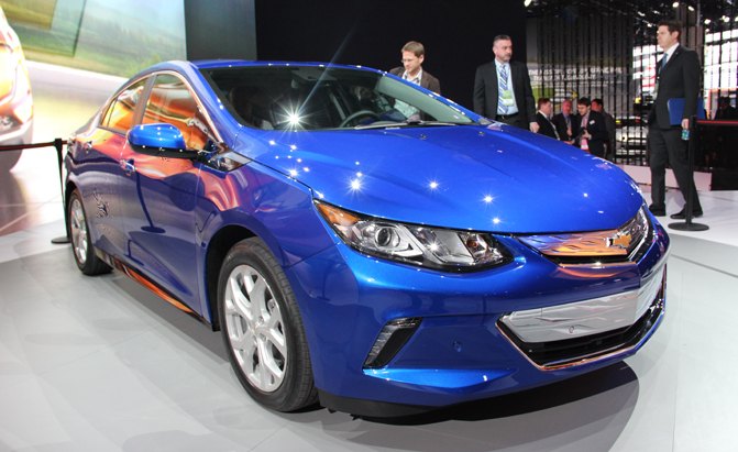 2016 Chevy Volt Bows With 50-Mile Electric Range