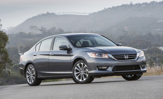 top 10 safest affordable midsize cars of 2015