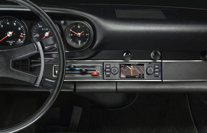 Porsche Offers Modern Touchscreen for Classic 911s