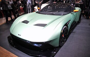 Aston Martin Vulcan Video, First Look