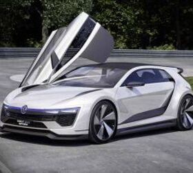 Volkswagen GTE Sport is a Sight to Worthersee