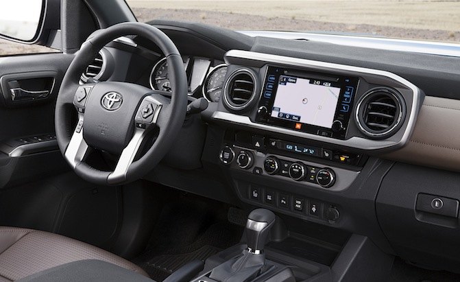 Toyota Continues to Shun Apple CarPlay, Android Auto