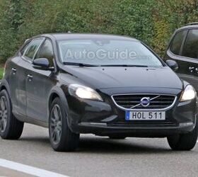 2017 Volvo XC40 Compact Crossover Mule Spied Testing