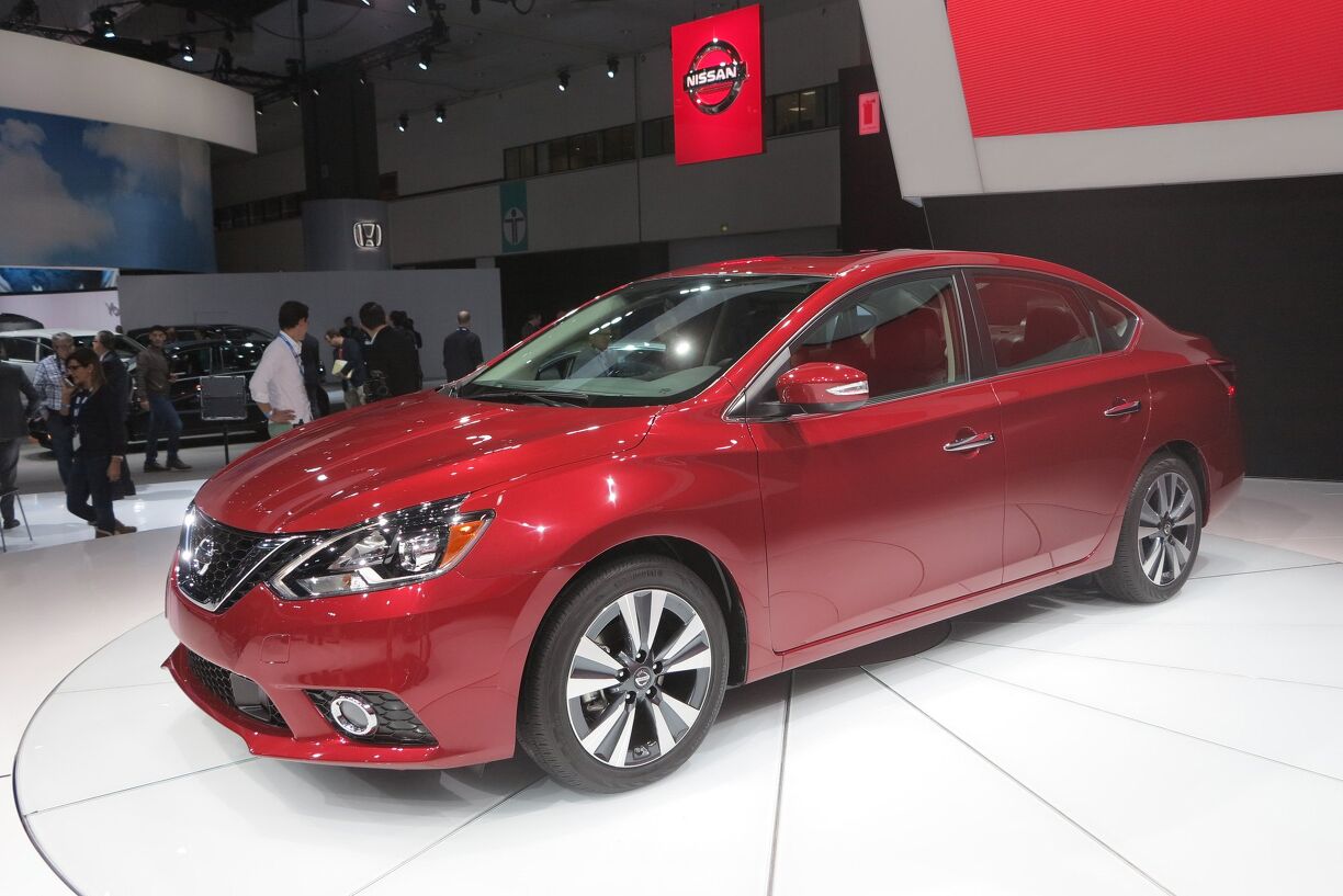 2016 Nissan Sentra Updated Inside and Out | AutoGuide.com