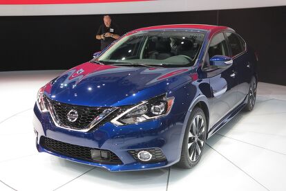 Sentra 2016 Modelos 2016 Nissan Sentra Updated Inside and Out | AutoGuide.com