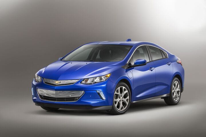 Chevrolet Volt Named Green Car Journal's 2016 Green Car of the Year
